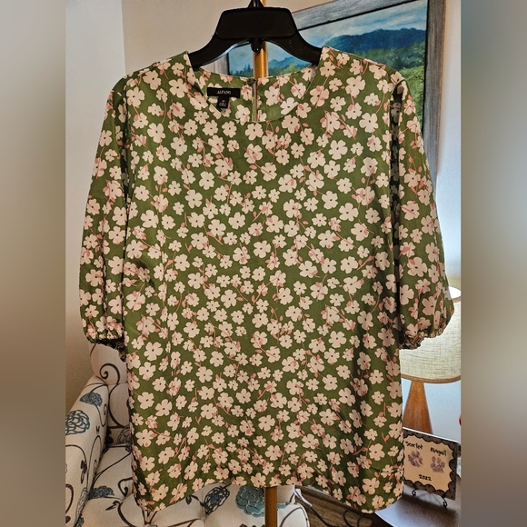 Alfani Floral Green Women's Top Sz 2X - Picture 2 of 5